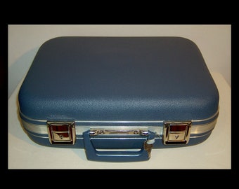 Powder blue vanity suitcase - small hardside mid century weekender case - locking with key overnight bag traincase