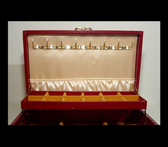 Large maroon red Mele jewellery case ~ gold felt … - image 4