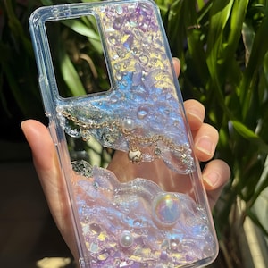 Custodia 3D Pearl Mermaid per iPhone 16 Pro Max, 15, 14, Samsung Galaxy S25 Ultra, S24, custodia Z Flip, custodia in resina iridescente Mermaidcore Ocean.