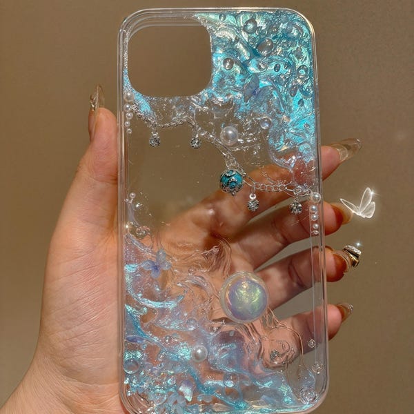 Handmade Resin Phone Case with Iridescent Glitter and Pearl Details – Unique Artistic Design for iPhone – Customizable & Sparkling Accessory