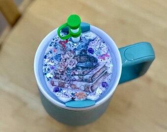 Witchy Book Nook” – 40oz Stanley Lid Topper | Stacked Books + Witch Hat Resin Plate with Lilac Glitter