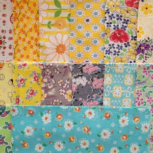 Vintage Feedsack Assorted print & color small size scrap pieces. FREE SHIPPING immagine 2
