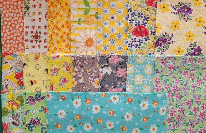 Vintage Feedsack Assorted print & color small size scrap pieces. FREE SHIPPING immagine 2