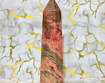 Natürlicher rosa Rhodonit Obelisk | Polierter Heilkristall Turm mit schwarzen Einschlüssen