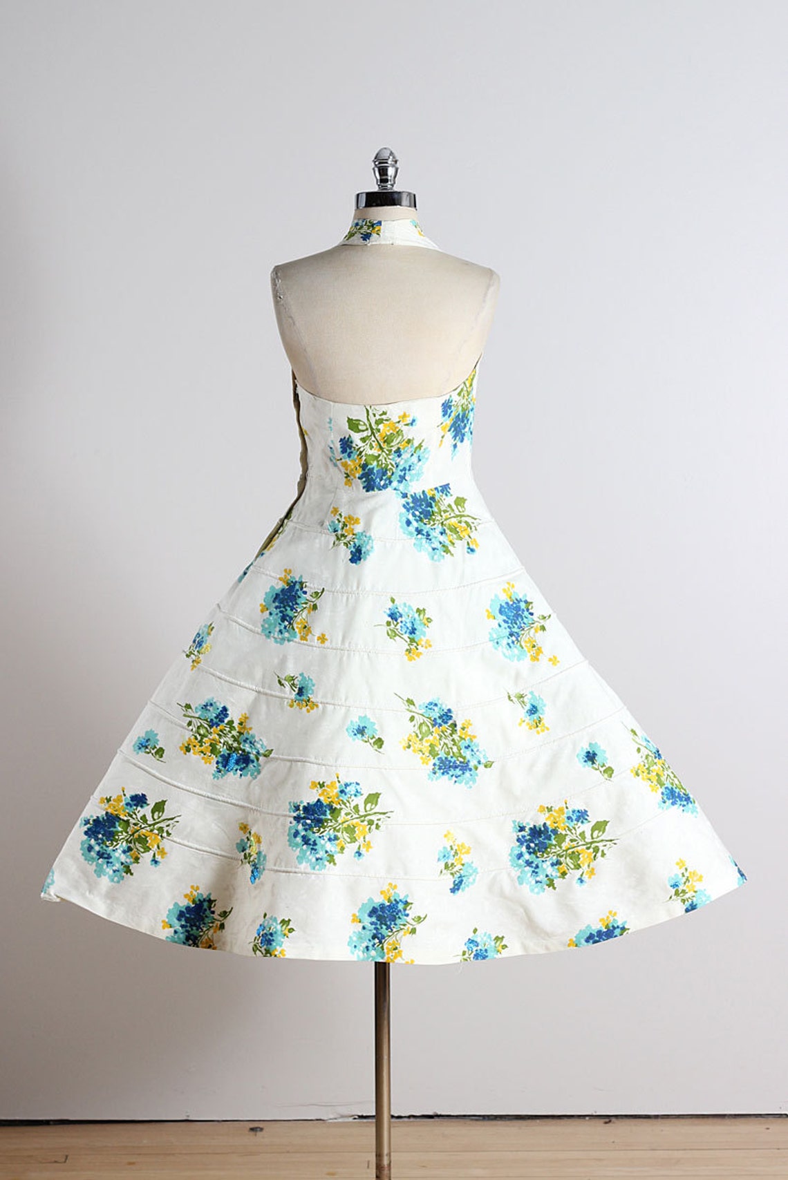 Far and Away . vintage 1950s dress . vintage floral dress . | Etsy