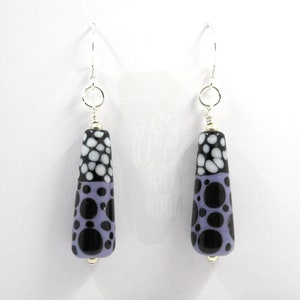 Black and purple earrings, polka dot glass earrings, Murano lampwork earrings, 5 cm dangle earrings