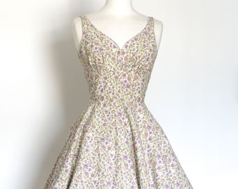 Dusky Lilac Ditsy Floral Cotton Sweetheart Tea Dress with Circle Skirt - Made By Dig For Victory - England