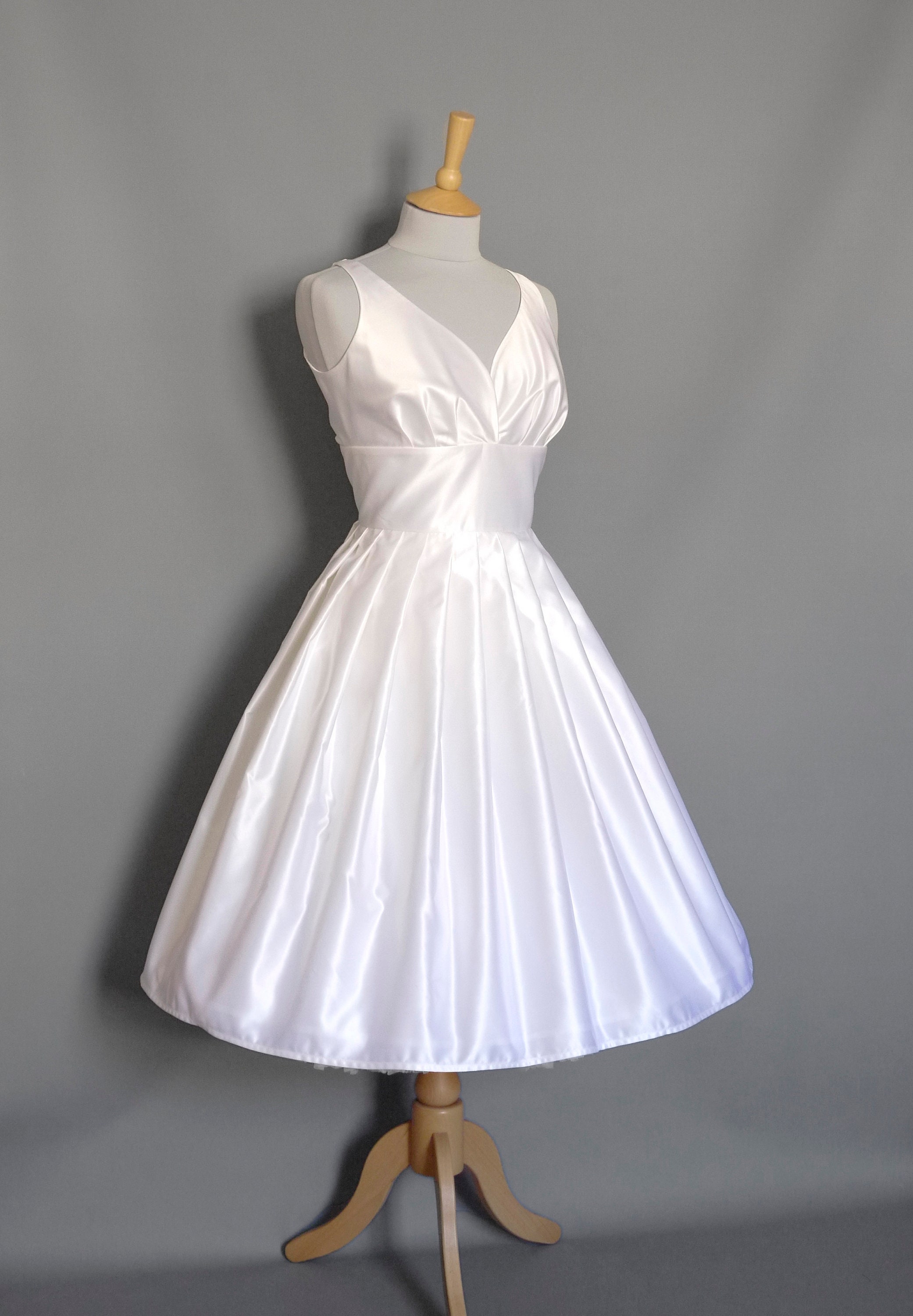 Vintage Pearl Ivory Satin Sweetheart Wedding Dress Eco | Etsy UK