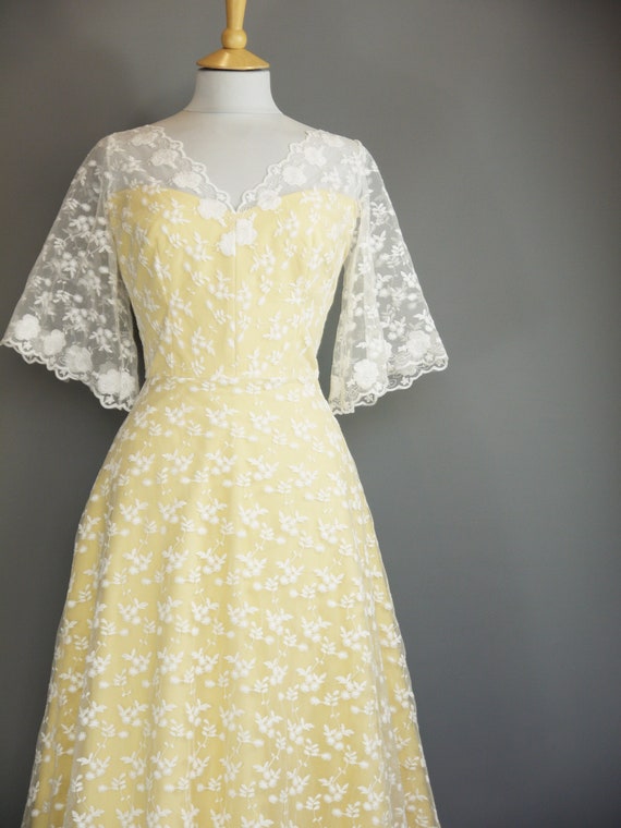 Size UK 14 US 10 12 EU 42 Peggy Lace Sweetheart Wedding Gown in