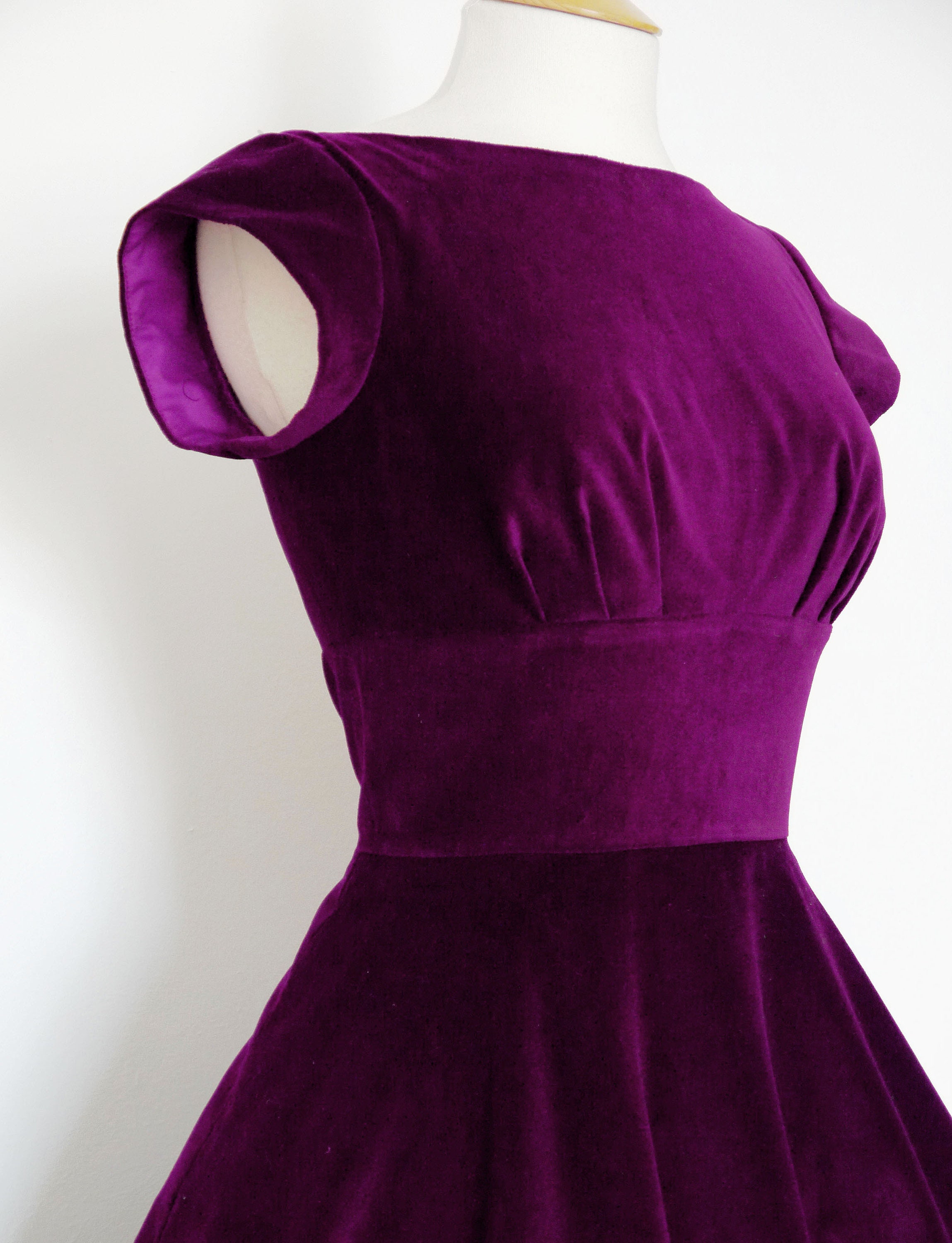 royal purple velvet dress Deep Purple Velvet Plus Size Girls Dress Jasmine Elegant Midi Party Gown with Tulle Sleeves and 3D Floral Appliqus for Special Occasions