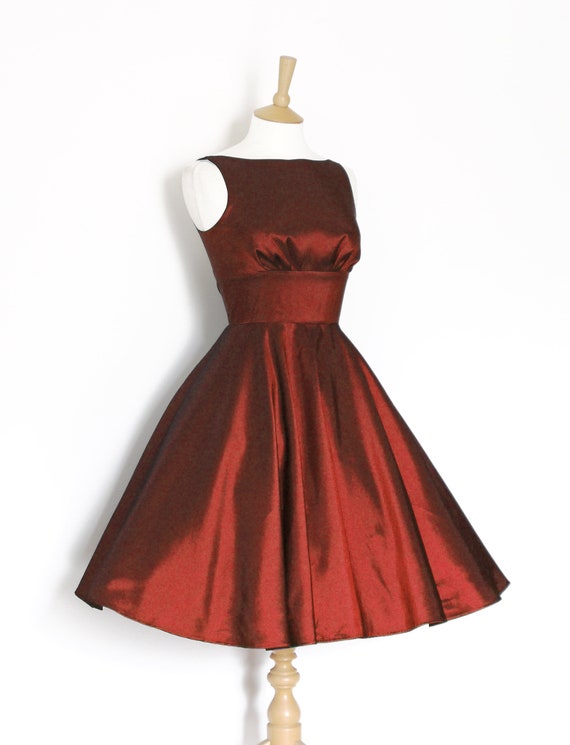 Boat neck top red dress