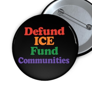 Defund ICE Pin: Politischer Aktivist Badge - Soziale Gerechtigkeit & LGBTQ+ Pride
