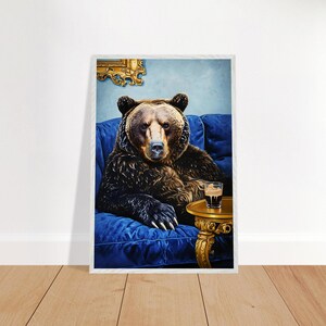 Grizzly Bear z białym rosyjskim lub niestandardowym koktajlem w ramce plakat 24x36″ Man Cave Decor Bar Art Alkohol Print Barman Prezent dla niego Zwierzę