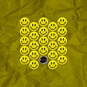 Klasyczne żółte odznaki z uśmiechniętą buźką - 1 cal - 25 sztuk