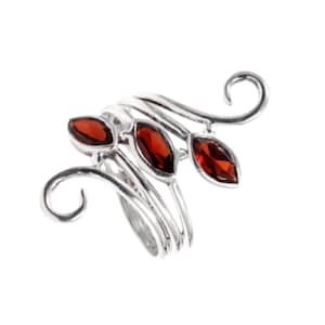925 Sterling Silver Natural Garnet Cut Gemstone Handmade Designer Ring, Artisans Ring, Bohemian Ring, Dainty Ring, Ladies Ring, Gift For Her