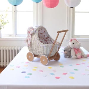Handgefertigter Weidenpuppen-Stroller, natürlicher Kinderwagen für Kleinkindmädchen, Eco-Push-Spielzeug für Kinder, Weidenwagengeschenk, Spielzeugkorb, Puppenspielzeug für Zimmer