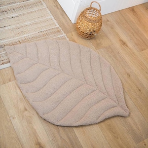 Handmade Quilted Leaf Play Mat – Cozy Teddy Fabric Rug for Babies & Kids Room, Available in 2 Sizes (110x70, 150x100 cm)