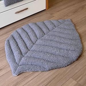 Soft Teddy Fabric Leaf Baby Play Mat – Quilted Nursery Rug in Multiple Sizes (110x70, 150x100 cm)