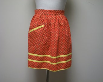 vintage Handmade Handmade Half Apron Rouge & Jaune Imprimé