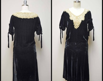 Sugar Plum Fairy Dress 30s purple velvet dress with antique lace collar small