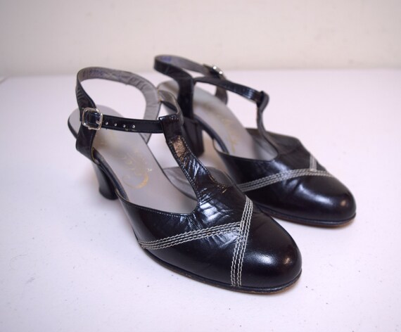 vintage t strap shoes