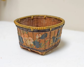 Cuenco de cesta de arroz de mimbre cuadrado decorado con pintura pequeña antigua vintage