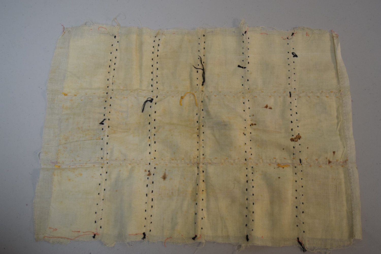 おトク情報がいっぱい！ Tobacco Antique Cigarette Embroidered Quilted Flag Silk 小物