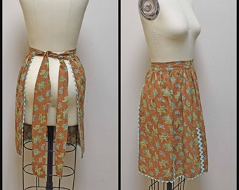 Vintage Handmade Homemade Brown Paisley Cotton Print Back Tie Half Apron