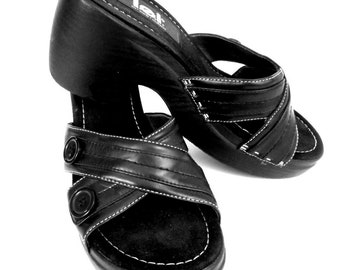 lei t strap shoes