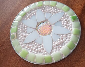 Flower - bead art- mosaic - mosaic art - mosaic art - small gift - small art - pearl - up cycle art - white - bead mosaic- sparkle - floral