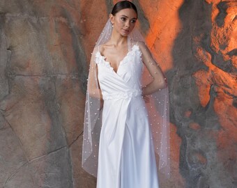Wedding Veil Fully Beaded with Pearls, Elegant Sheer Bridal Veil from Soft Tulle, Fingertip Veil, Short Minimalist Wedding Veil, Chapel Veil