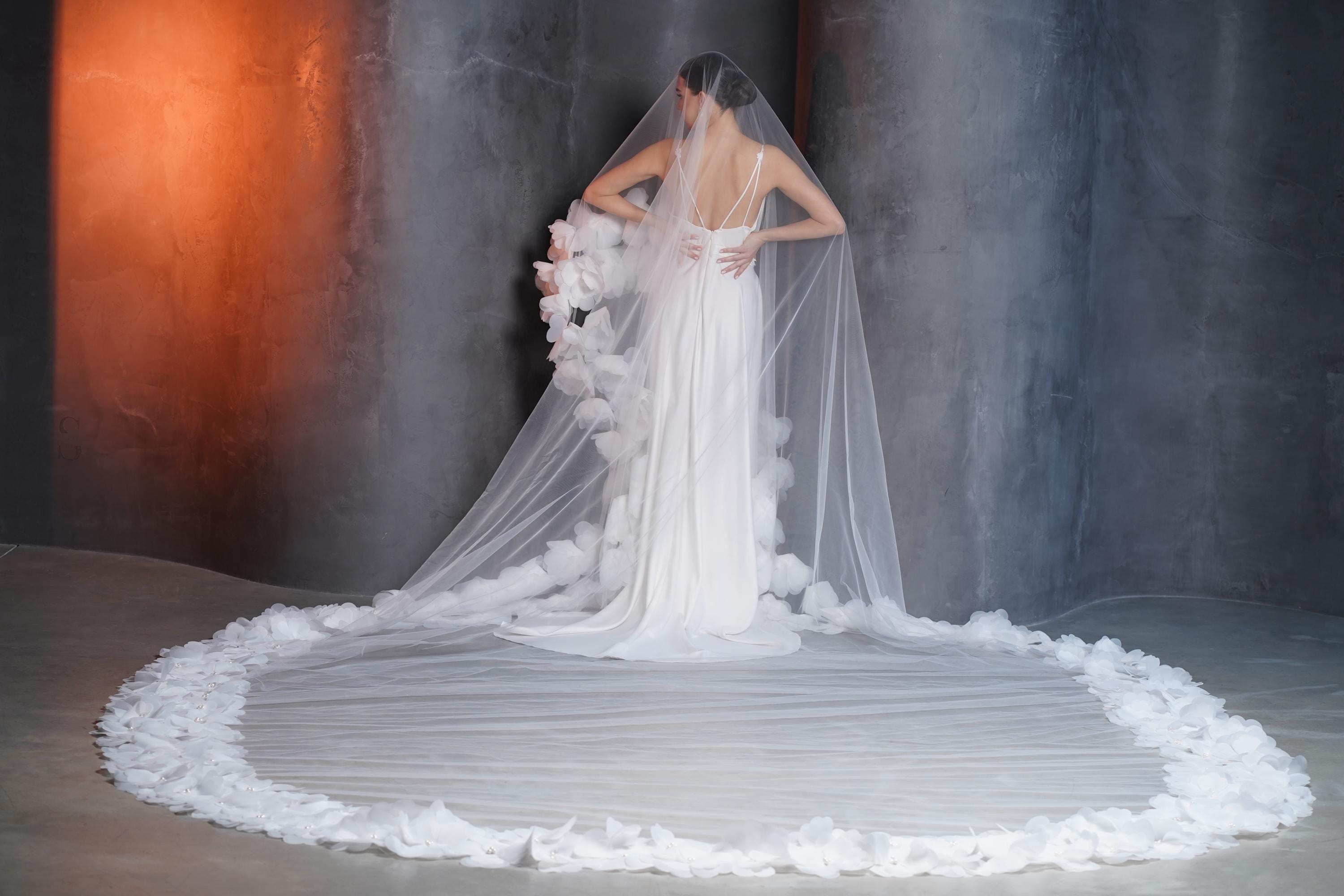 Bridal Veil Luxe Italian Tulle With 4D Flowers and Pearls  display picture 1