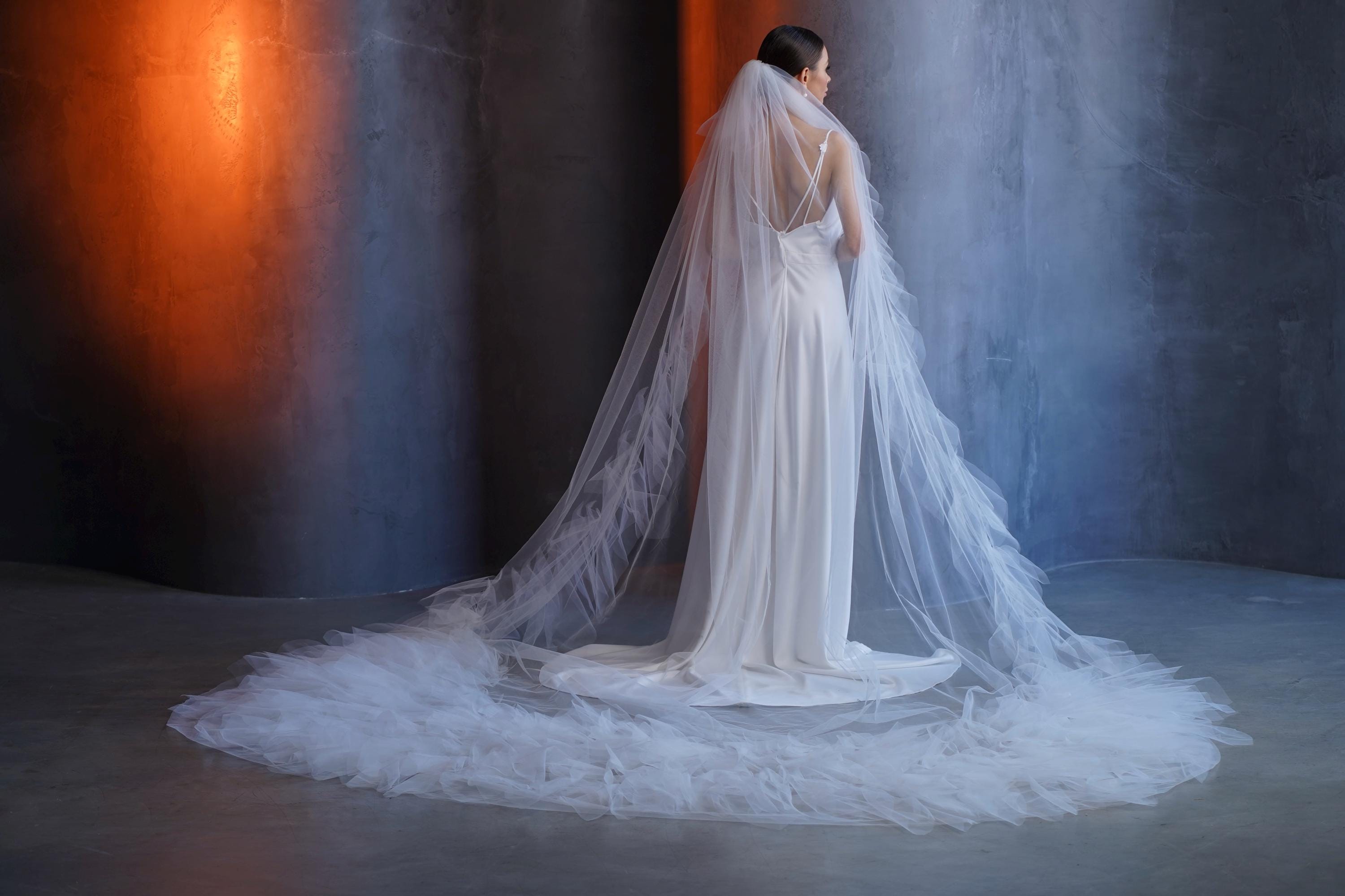 Never used. Cathedral Veil. Off-white. With Pearl 142” length. Pearl Veil, Single Tier, Cathedral Length – Calily Bridal main image 3