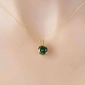 Emerald Round Cut Necklace, Solitaire Necklace for Women, May Birthstone Necklace, Wedding gift for Her, Minimalist Dainty Necklace