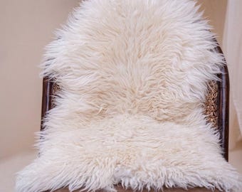 Real Sheepskin Rug, Natural Ivory 2x3 ft - Fluffy Wool