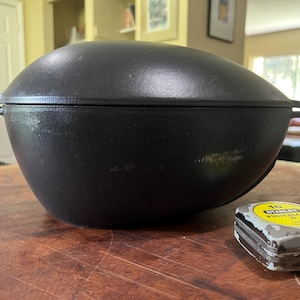 Staub Cast Iron Family Mussel Pot - 5L (The Big One) - Made in France - Good Condition - Massive Heavy Well Made Cooking Tool