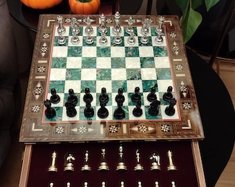 Handgefertigtes Holz Schachspiel mit Metallfiguren - Personalisiertes Geschenk