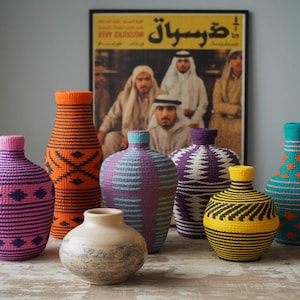 Boîte Berbère Artisanale en Laine et Feuille de Palmier – Modèles Uniques et Authentiques
