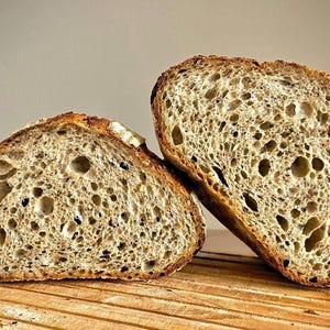 Roggenbrot mit Sauerteig • Rezept!