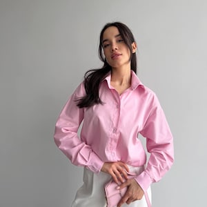Women&#39;s Oversize Shirt Made of Natural Cotton | White, Pink or Blue Color | Style, Comfort and Quality in Every Way | Ideal for the Office