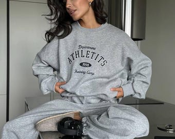 Women’s Fleece Tracksuit Set • Cozy Winter Sweat Suit • Soft Hoodie & Joggers • Stylish Matching Loungewear Outfit for Cold Weather Comfort
