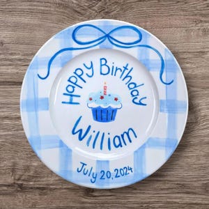 Personalized Gingham Birthday Plate for Boys – Custom Cake Design with Name and Date for Girls – Hand Painted Ceramic Gift for Kids | P038