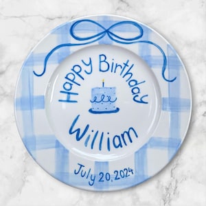 Custom Birthday Plate for Boy – Hand-Painted Blue Gingham with Cake&Name – Personalized Keepsake Gift for Baby or Toddler Celebration | P001
