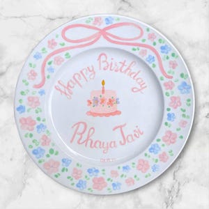 Personalized Birthday Plate for Girls – Custom Name & Date with Hand Painted Pink Floral Cake Design – Ceramic Gift Keepsake Birthday| P061