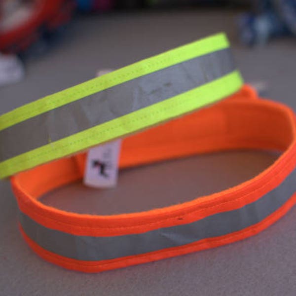 Reflective, Break-away Hook and Loop Polypropylene Safety Dog Collar [Perfect for doggie day-cares & veterinarian practices] 6.50-9.00
