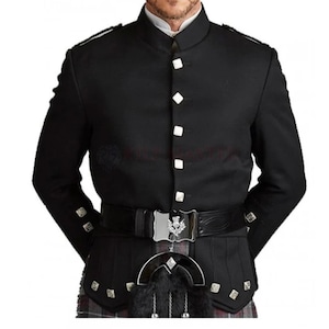 Handgjord svart Kenmore-dublettkavaj: Skotsk Serge-ullkiltkavaj för bröllop