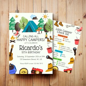 Invitación de cumpleaños editable para acampar, lista de verificación, elementos dibujados con crayones, tema "Llamada a todos los campistas", plantilla divertida para una fiesta al aire libre
