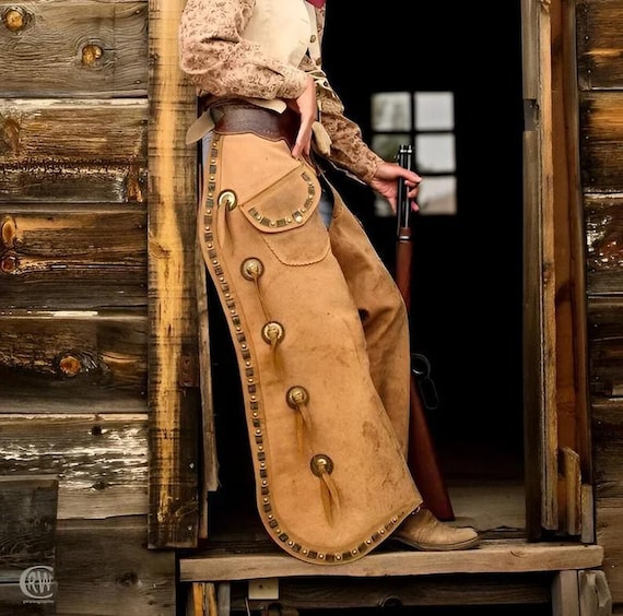 Vintage Western Suede Leather Chaps with Conchos – Cowboy Batwing Rodeo Chaps, Studded Ranch Riding Gear, Cowgirl Western Wear