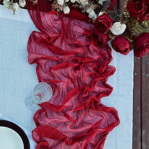 Rode marsala bordeaux dusty rose gaas tafelloper, handgeverfd kaasdoek bruiloft decor, terracotta gebrand oranje wijn blush boho tafellinnen