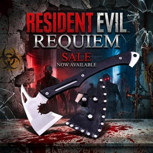 Puede incluir: Un hacha negra y plateada con una funda de cuero, exhibida sobre una superficie salpicada de sangre. La imagen presenta el texto "RESIDENT EVIL REQUIEM SALE NOW AVAILABLE" con un fondo tem&aacute;tico de zombis.